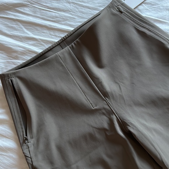 Smooth Fit Pull-on Hight -Rise Crop - Picture 3 of 5